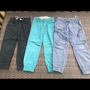 H&M boys pants. Size 4-5.